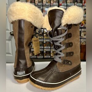 Bearpaw Size 7 Lace Up Boots with Sherpa